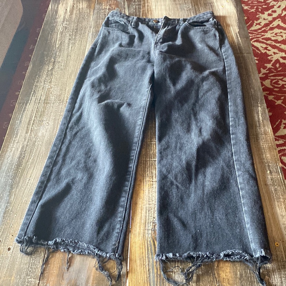 Black jeans -. Size 6 (larger 6)- 35” from waistband